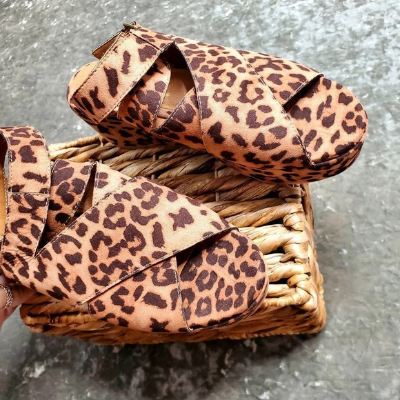 Coconuts by Matisse Flyaway Leopard Print Platform Sandals - Picture 3 of 6